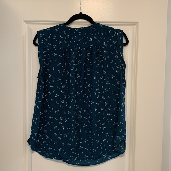 LOFT sleeveless blouse - Picture 3 of 3